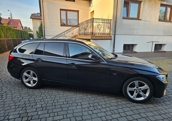 BMW Seria 3 cena 47900 przebieg: 215000, rok produkcji 2014 z Parczew małe 232
